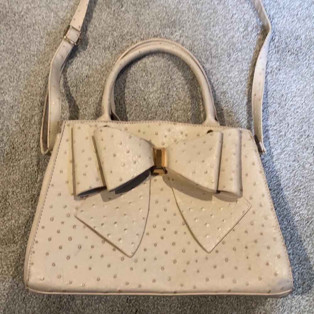 Crossi Woman’s Ostrich Faux Leather Bow Camel Tan Double Pocket Gold Zip Bag